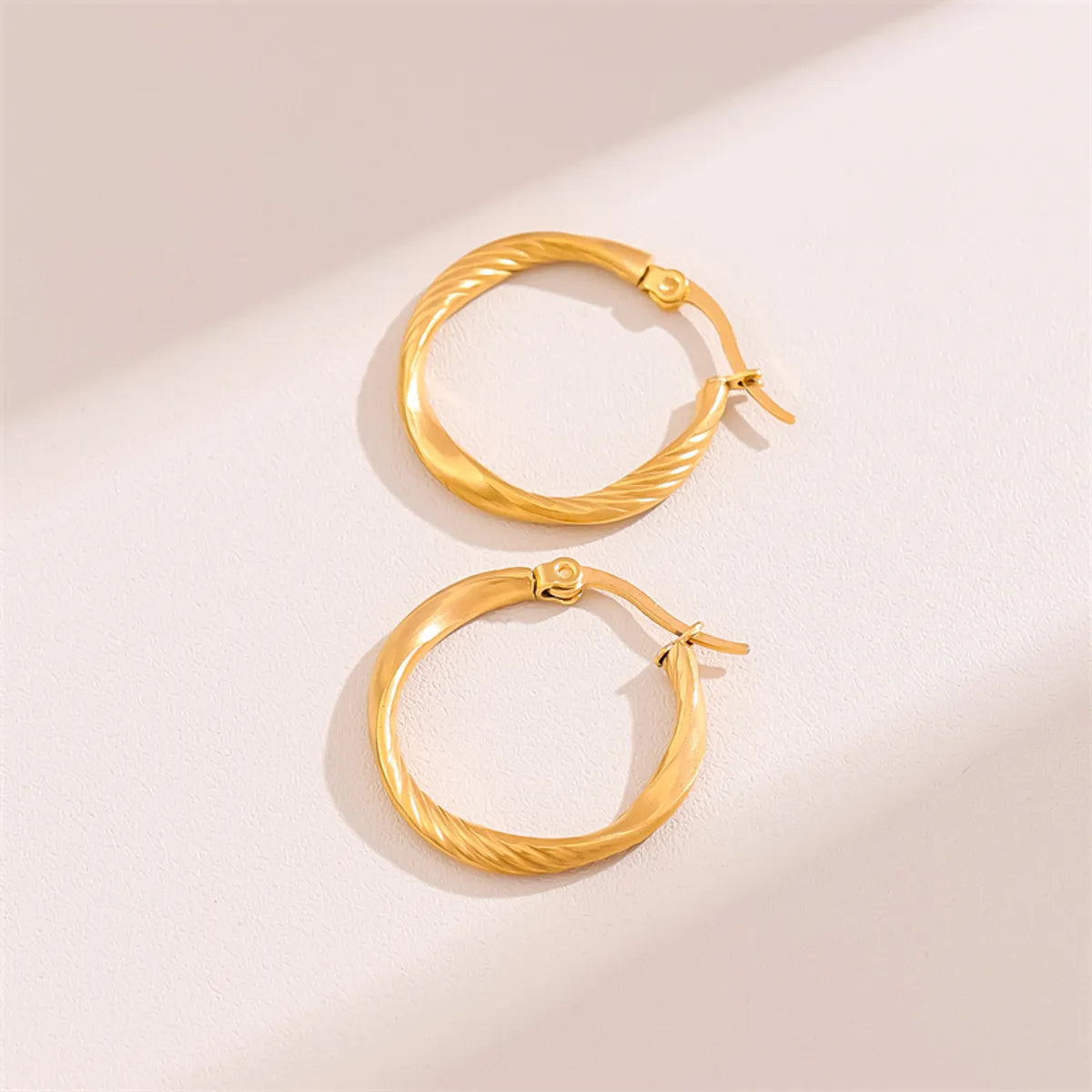 1 Pair Retro Round Plating Stainless Steel 18k Gold Plated Hoop Earrings