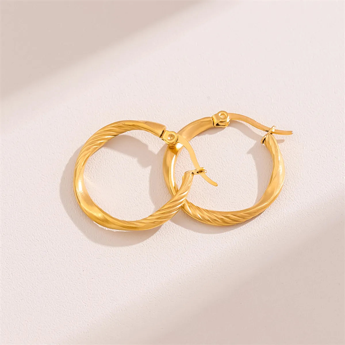 1 Pair Retro Round Plating Stainless Steel 18k Gold Plated Hoop Earrings