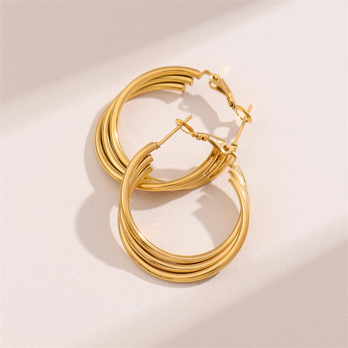 1 Pair Retro Simple Style C Shape Round Plating Stainless Steel 18k Gold Plated Hoop Earrings