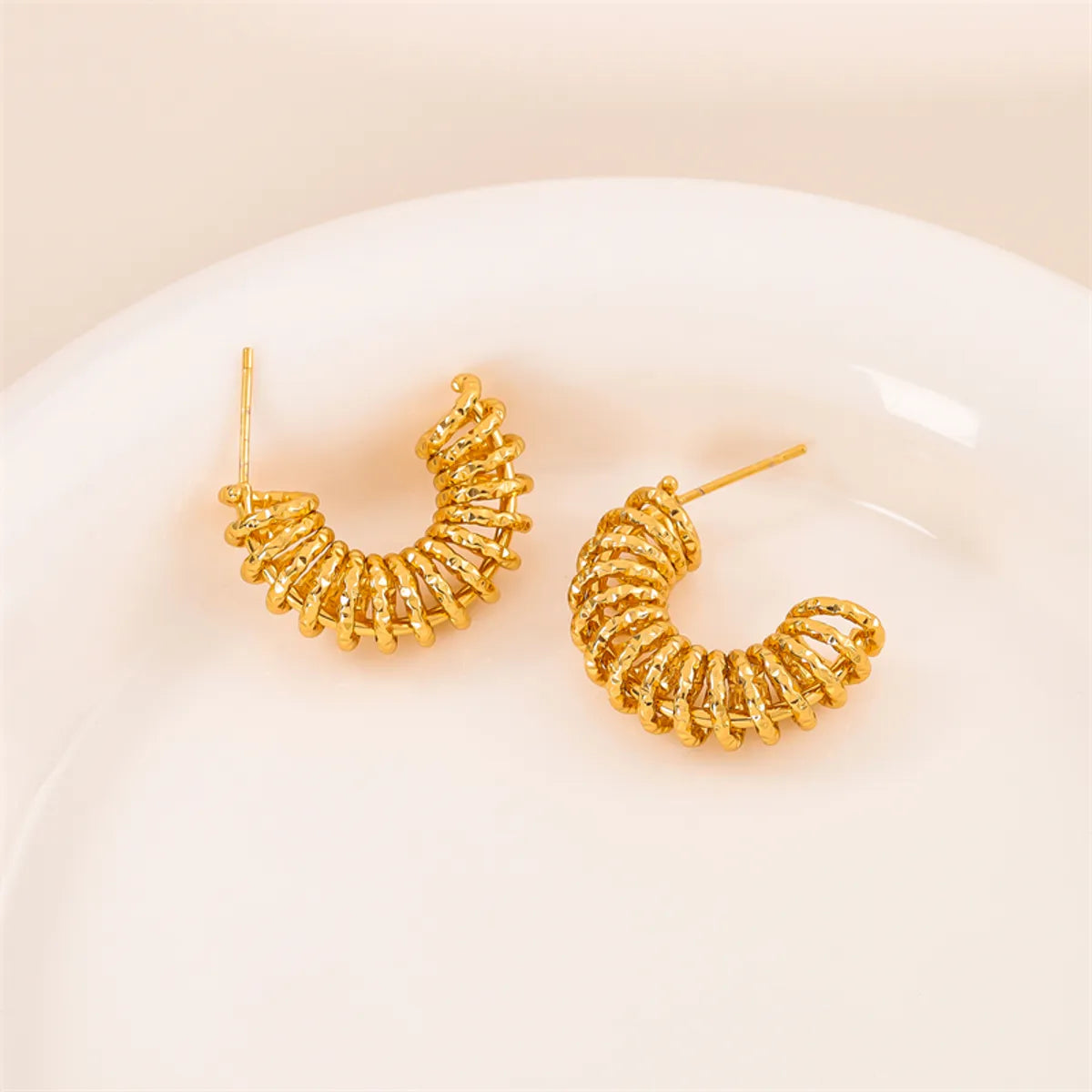 1 Pair Retro Simple Style C Shape Solid Color Plating Stainless Steel 18k Gold Plated Ear Studs