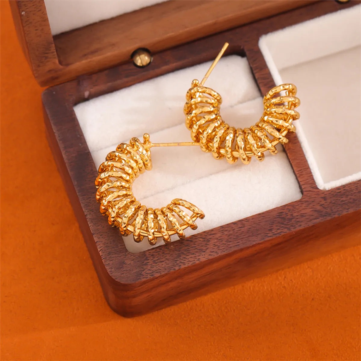 1 Pair Retro Simple Style C Shape Solid Color Plating Stainless Steel 18k Gold Plated Ear Studs