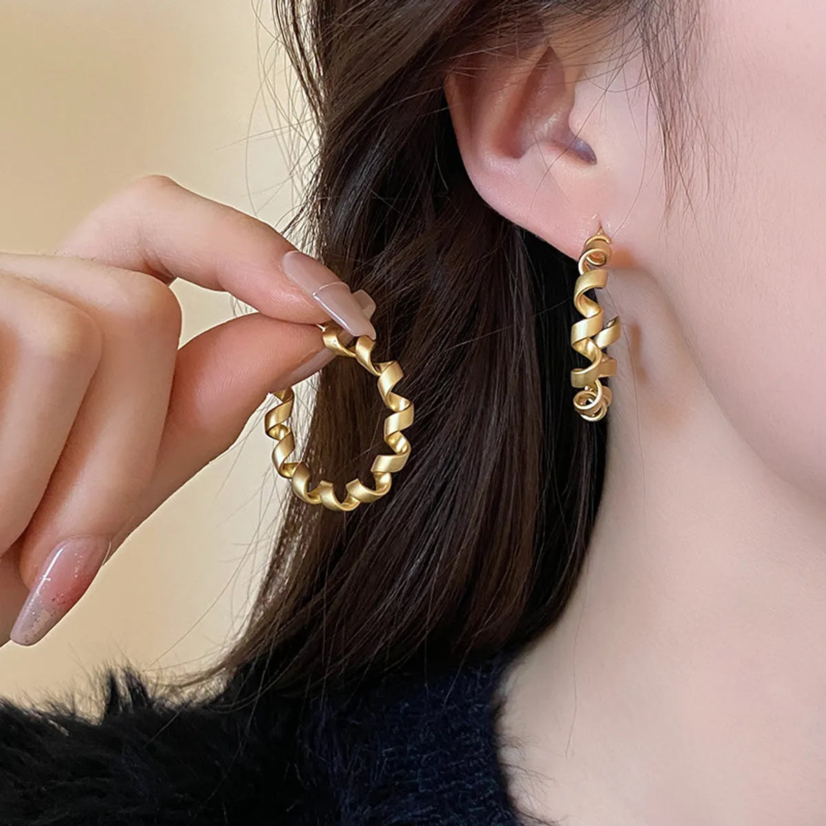 1 Pair Retro Simple Style C Shape Spiral Alloy Ear Studs