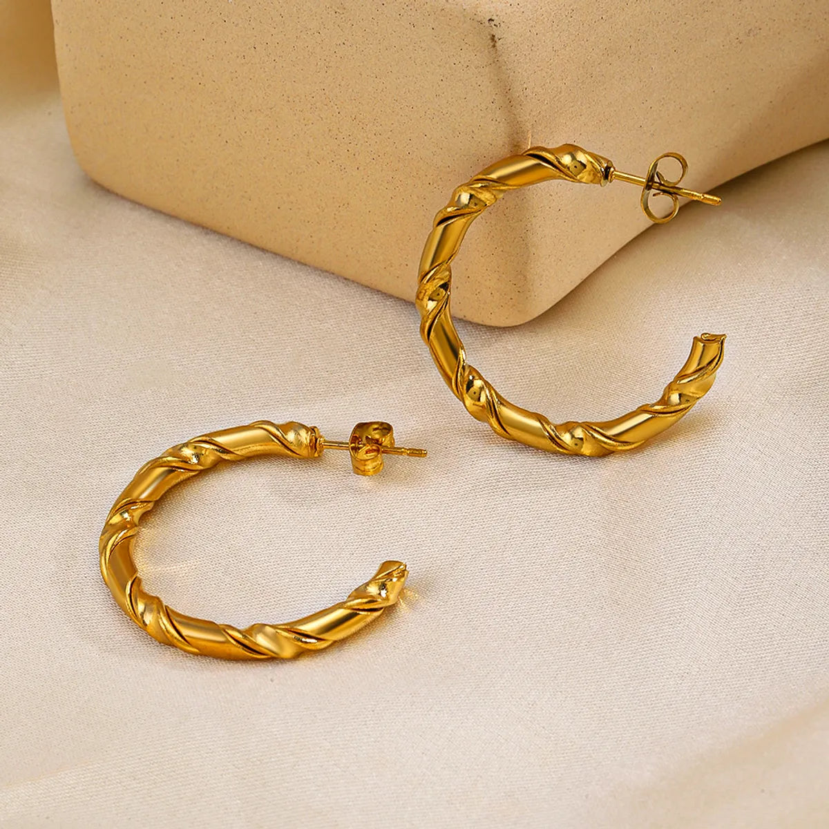 1 Pair Retro Simple Style C Shape Twist Plating Stainless Steel 18k Gold Plated Earrings