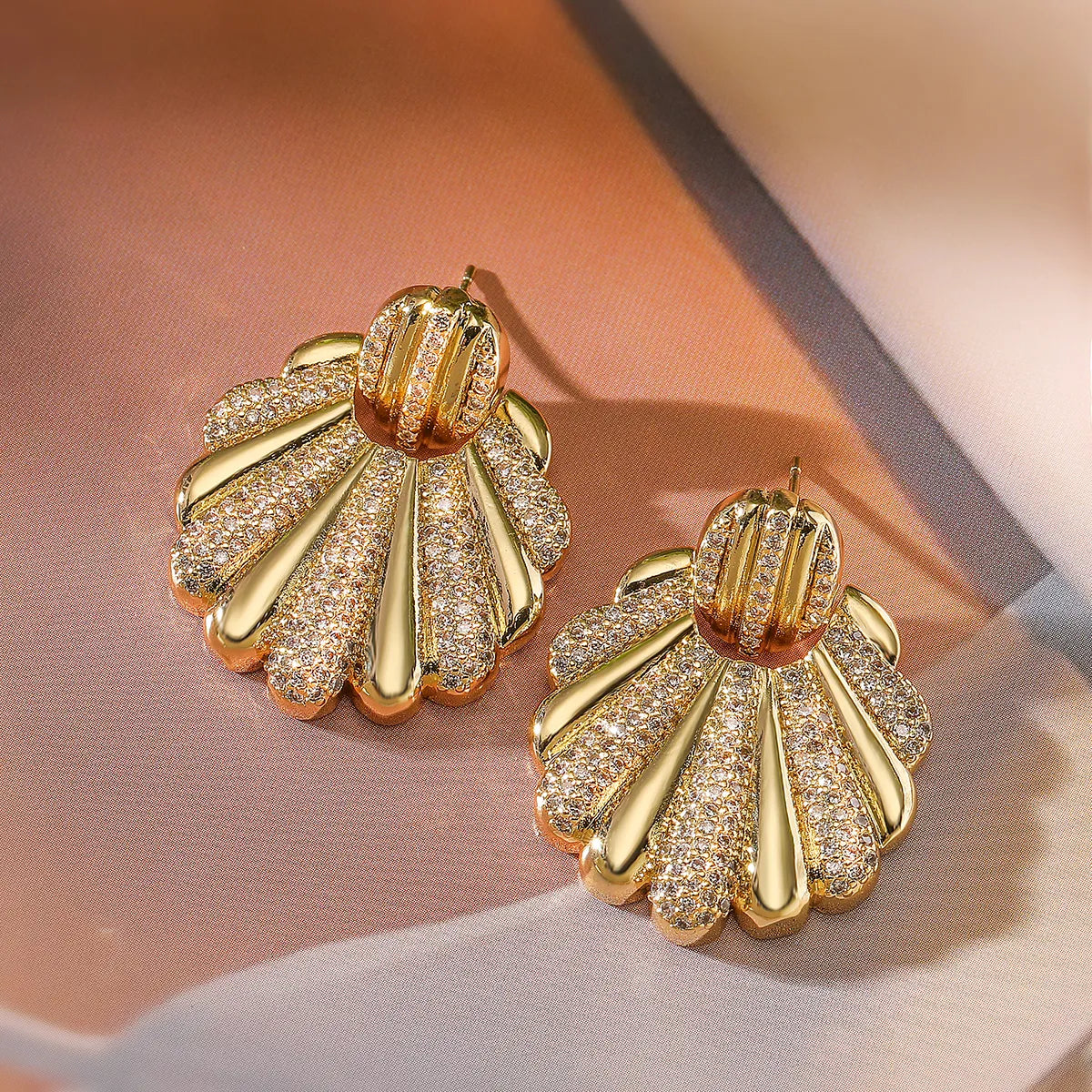 1 Pair Retro Simple Style Commute Solid Color Plating Inlay Copper Zircon 18K Gold Plated Drop Earrings