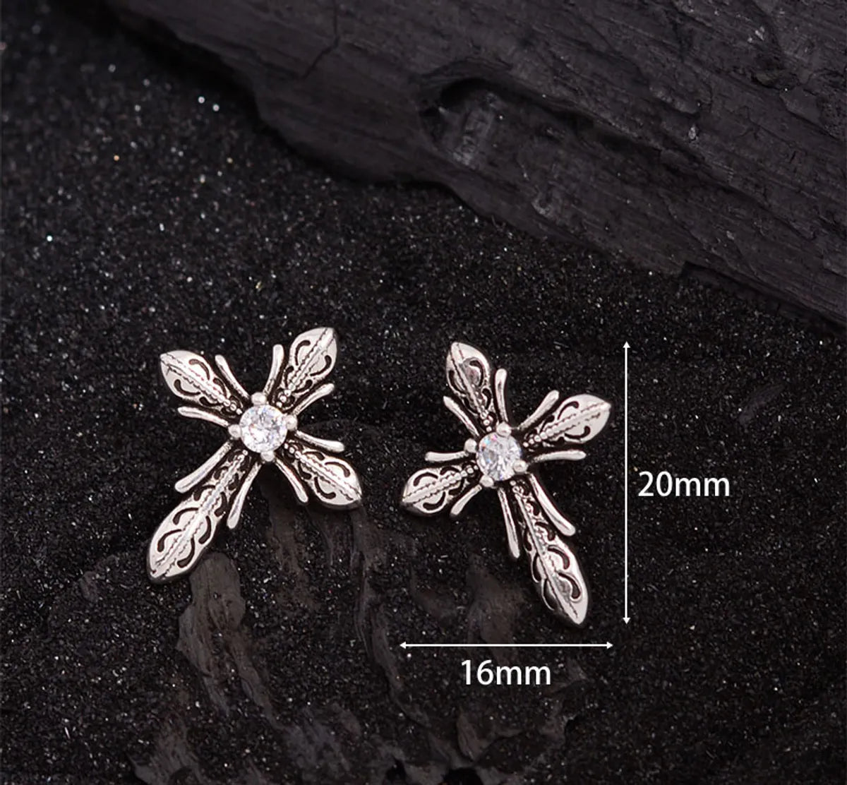 1 Pair Retro Simple Style Cross Copper Ear Studs