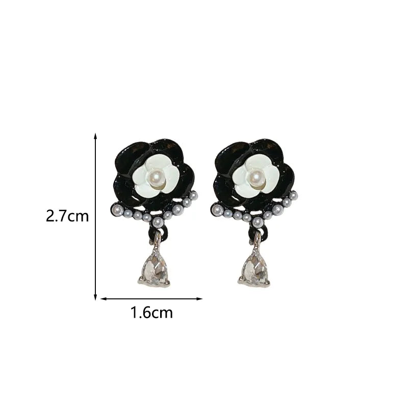 1 Pair Retro Simple Style Flower Inlay Alloy Artificial Pearls Rhinestones Drop Earrings