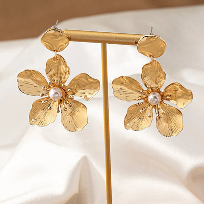 1 Pair Retro Simple Style Flower Plating Inlay Iron Pearl Drop Earrings