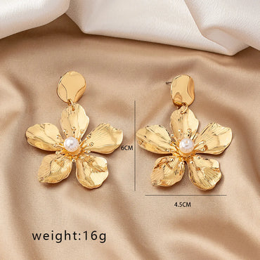 1 Pair Retro Simple Style Flower Plating Inlay Iron Pearl Drop Earrings