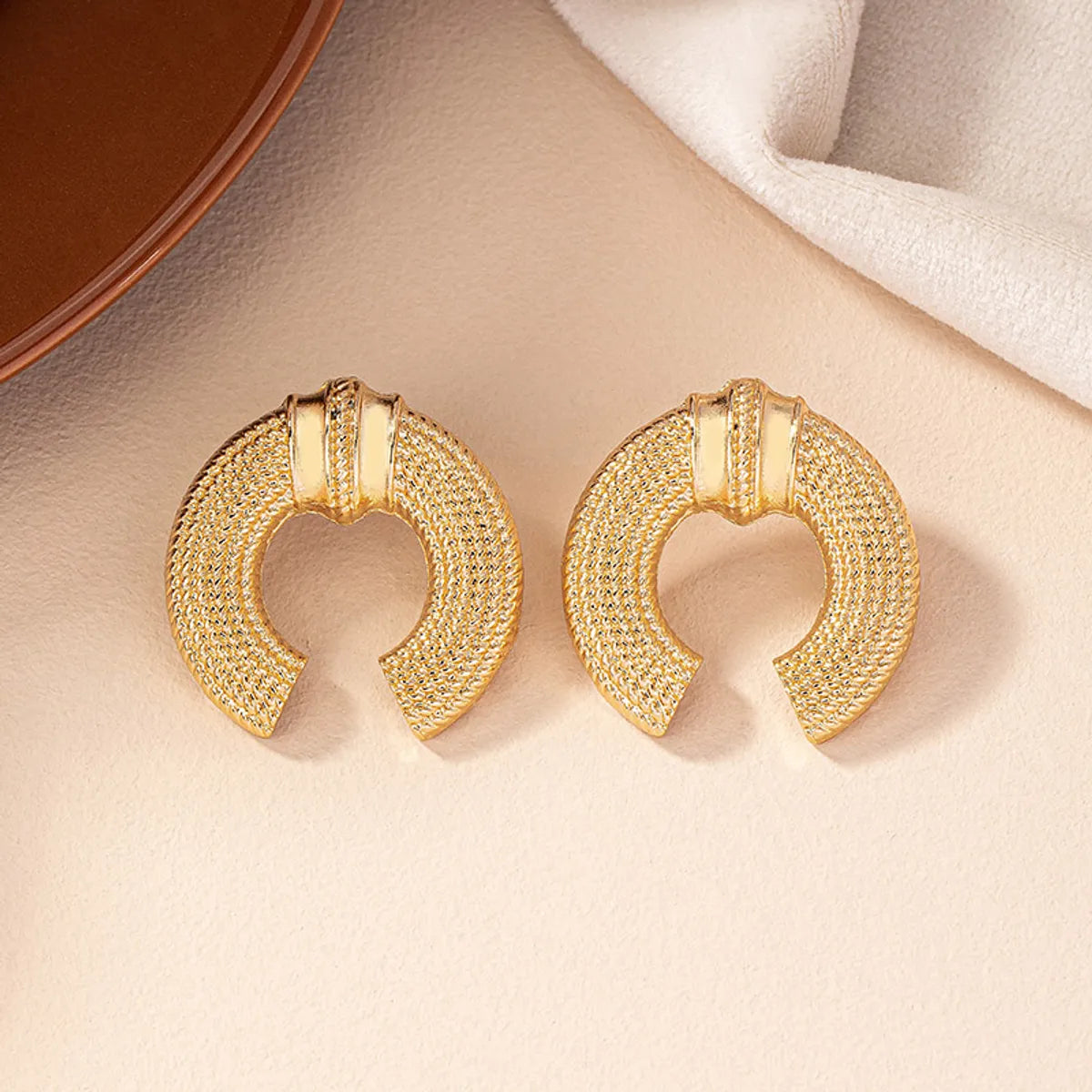 1 Pair Retro Simple Style Geometric Plating Alloy Gold Plated Ear Studs