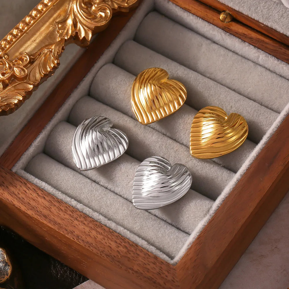 1 Pair Retro Simple Style Heart Shape 304 Stainless Steel 18K Gold Plated Ear Studs