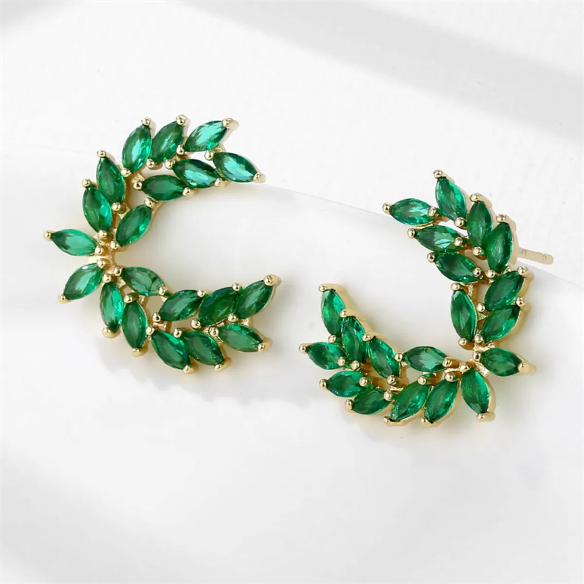 1 Pair Retro Simple Style Leaf Inlay Copper Zircon Ear Studs