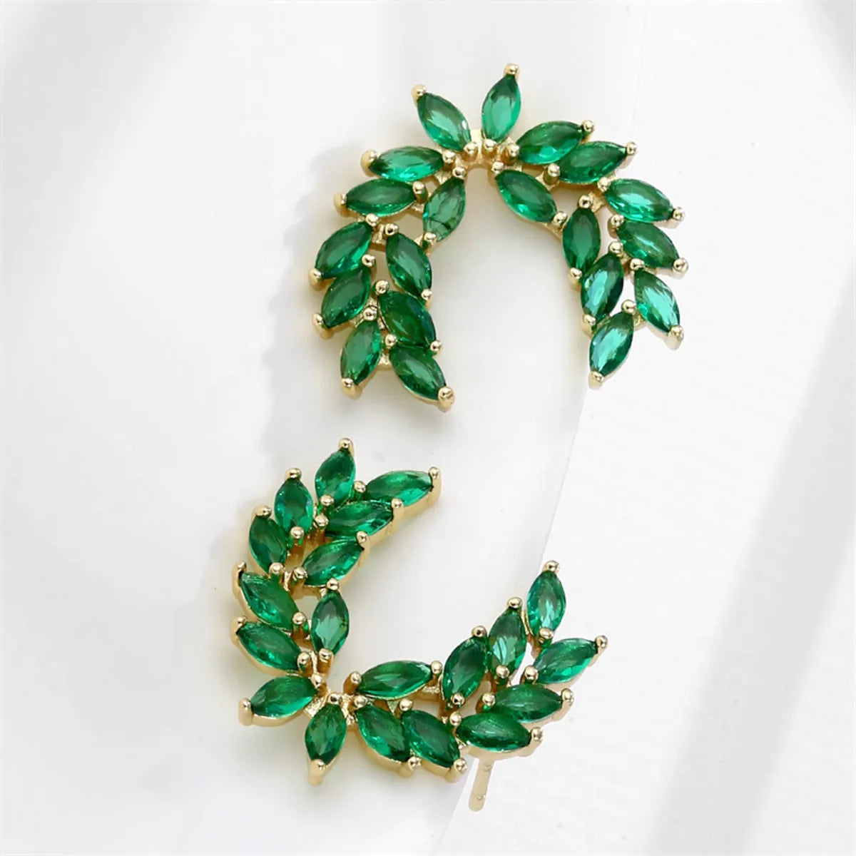 1 Pair Retro Simple Style Leaf Inlay Copper Zircon Ear Studs