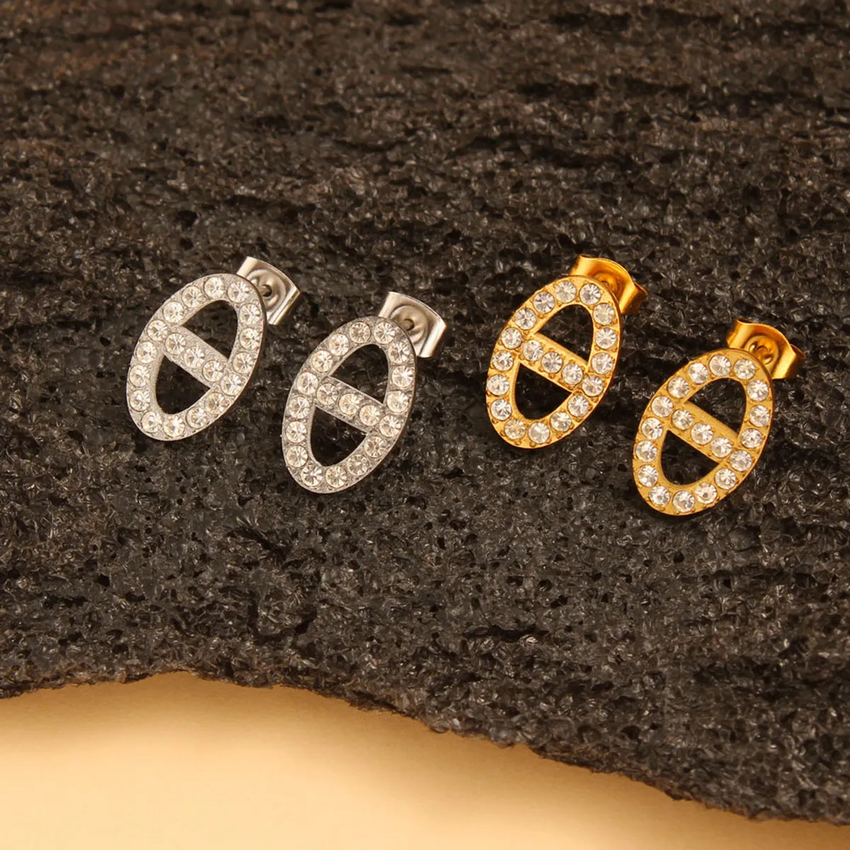 1 Pair Retro Simple Style Oval Inlay 304 Stainless Steel 316 Stainless Steel  Rhinestones 18K Gold Plated Ear Studs