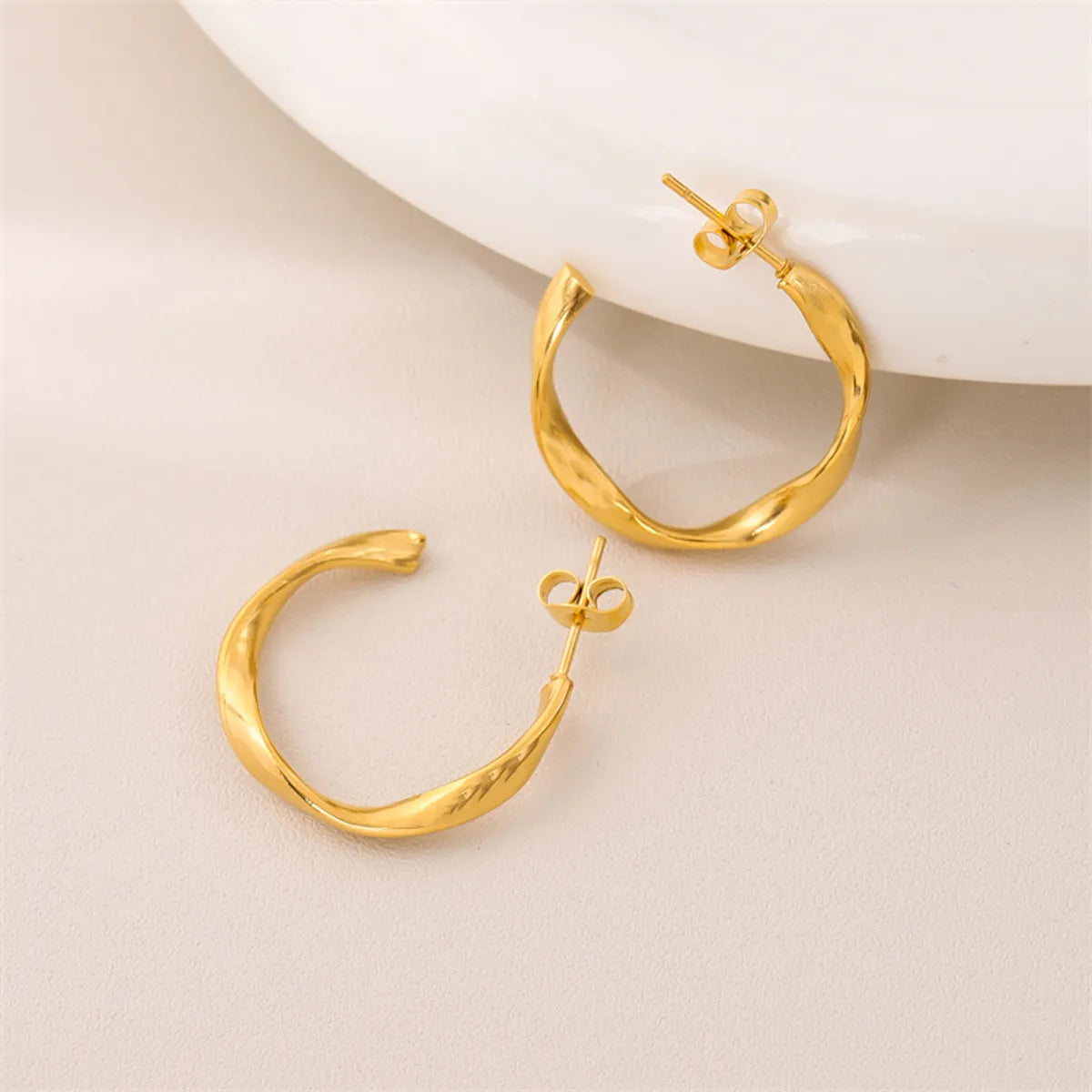 1 Pair Retro Simple Style Round Plating Stainless Steel 18k Gold Plated Earrings