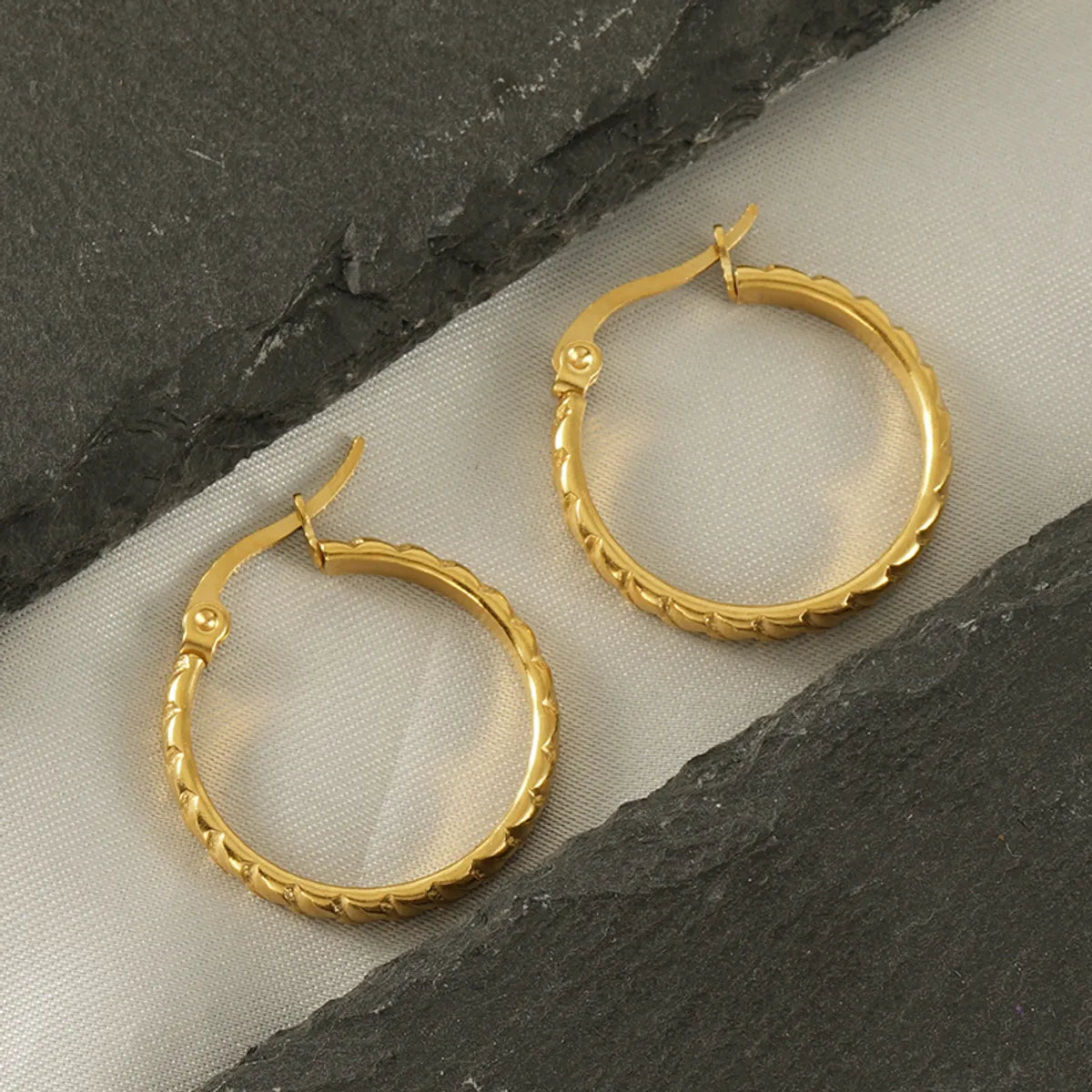 1 Pair Retro Simple Style Round Stainless Steel Plating 18k Gold Plated Hoop Earrings