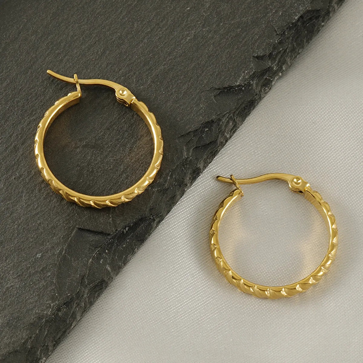 1 Pair Retro Simple Style Round Stainless Steel Plating 18k Gold Plated Hoop Earrings