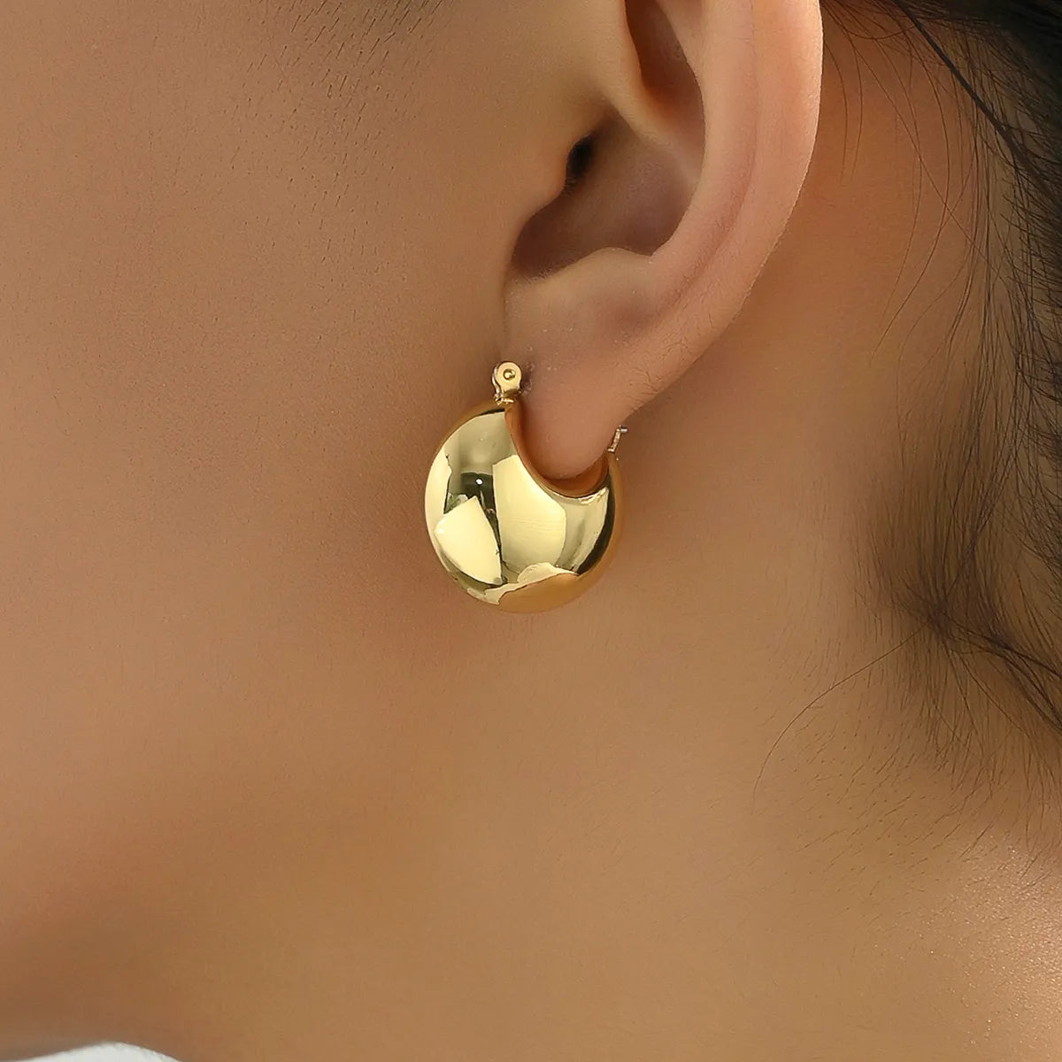 1 Pair Retro Simple Style Solid Color Ferroalloy Earrings