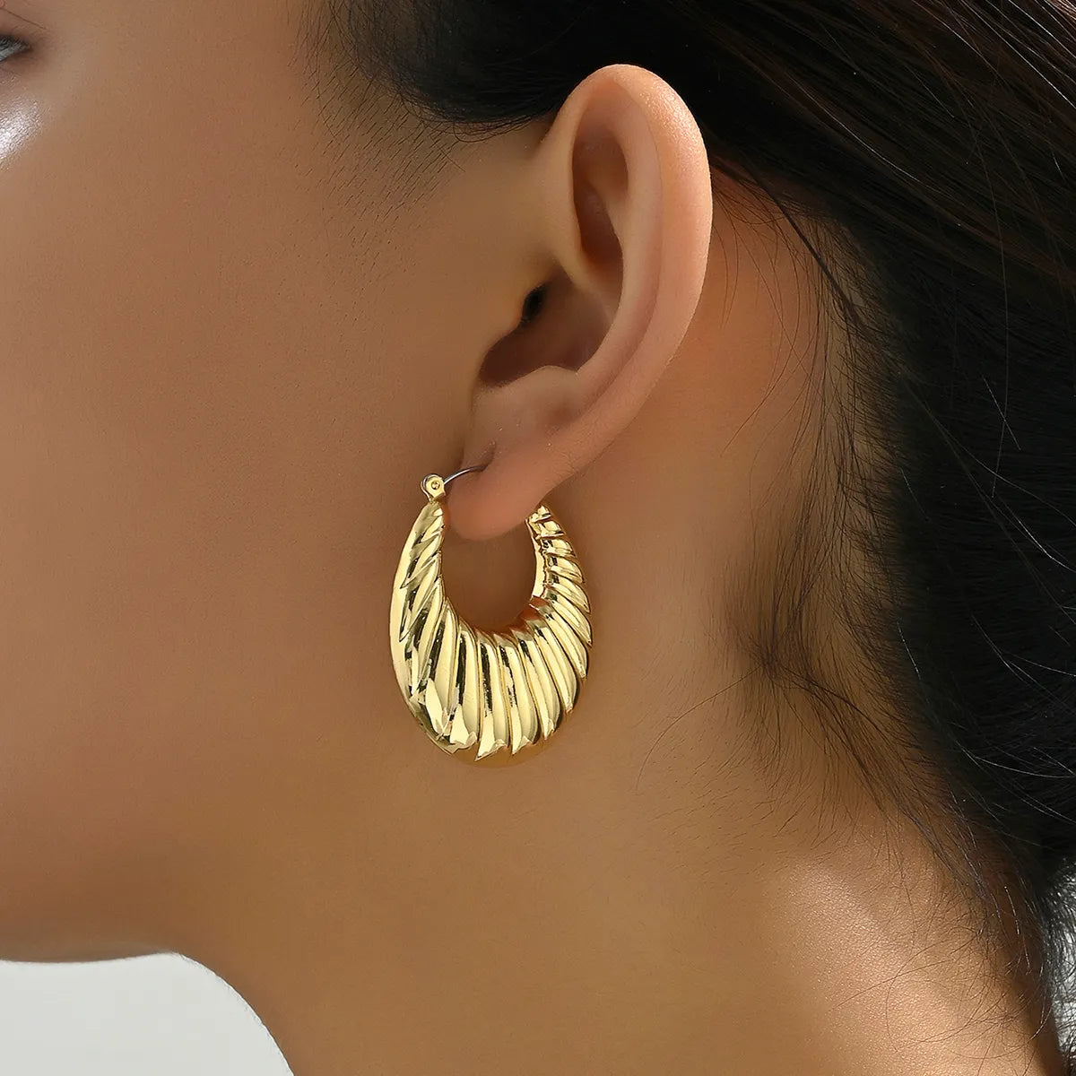 1 Pair Retro Simple Style Solid Color Ferroalloy Earrings