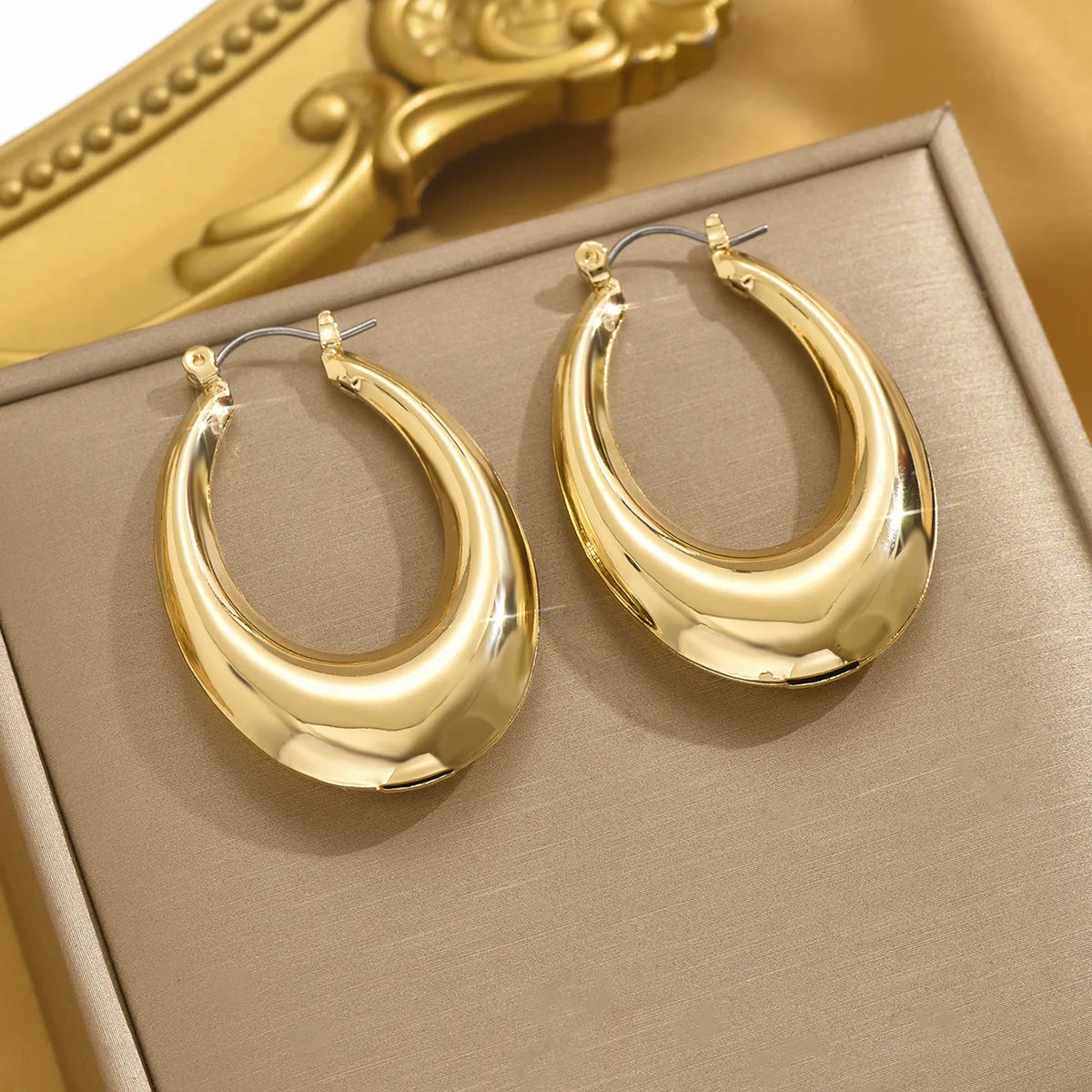 1 Pair Retro Simple Style Solid Color Iron Earrings