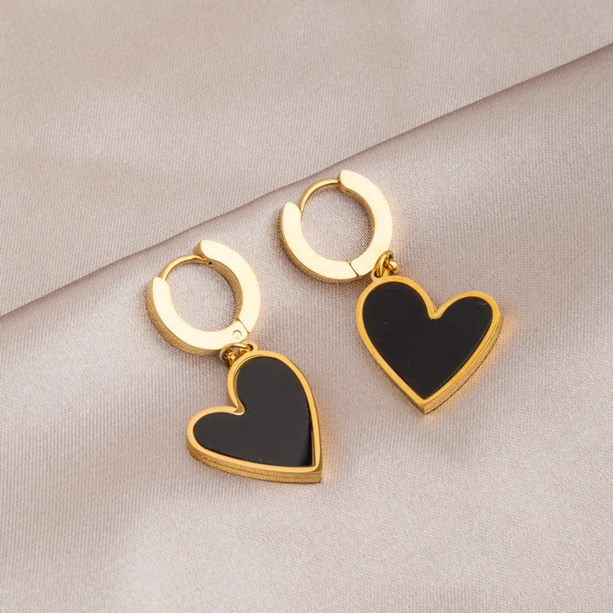 1 Pair Retro Simple Style Streetwear Heart Shape Titanium Steel Plating Drop Earrings