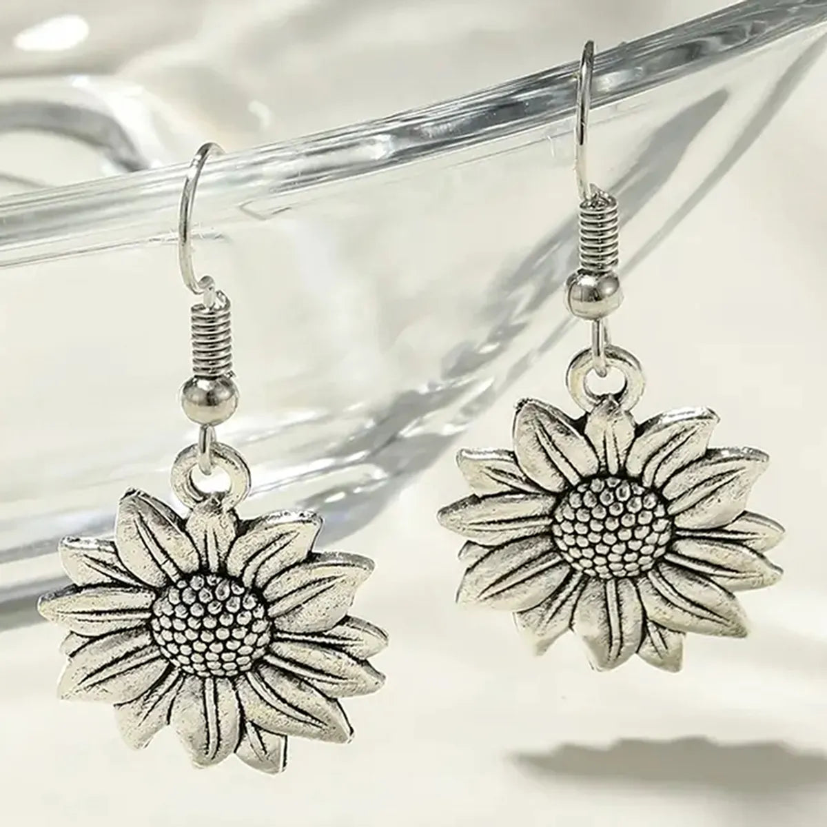 1 Pair Retro Simple Style Sunflower Alloy Drop Earrings