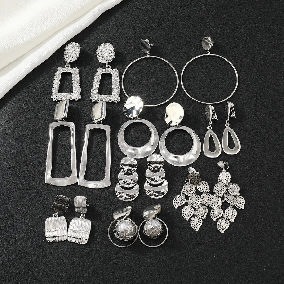 1 Pair Retro Solid Color Plating Alloy Drop Earrings