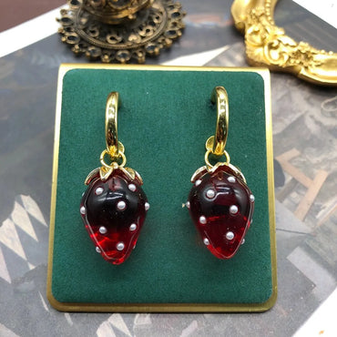 1 Pair Retro Strawberry Alloy Plating Inlay Pearl Women'S Drop Earrings