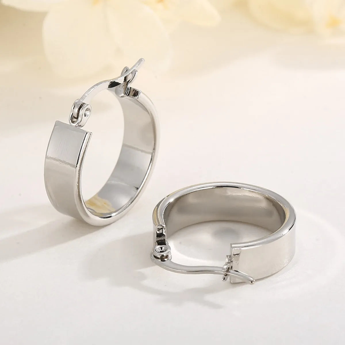 1 Pair Retro Streetwear Solid Color Stainless Steel Plating 18k Gold Plated Hoop Earrings