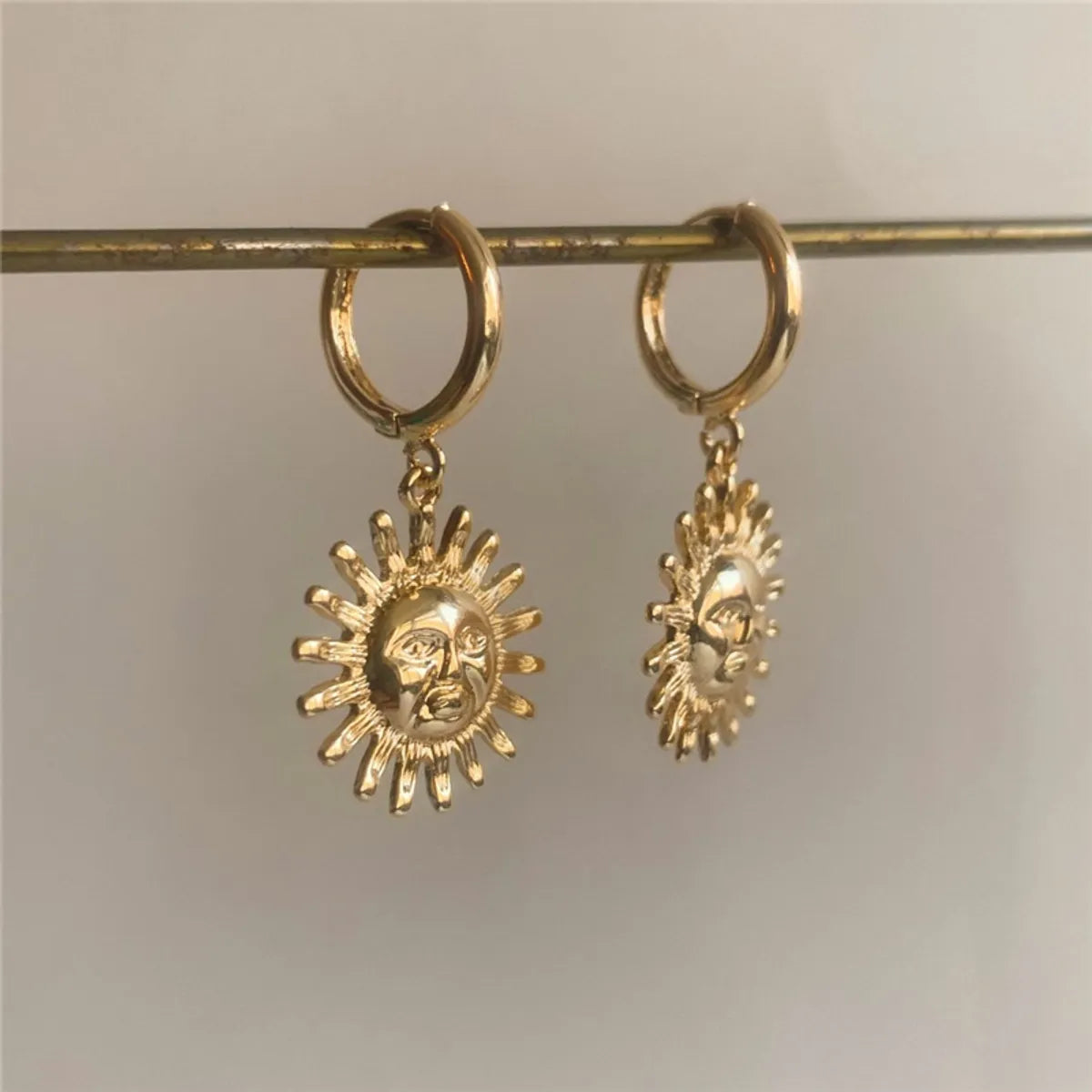 1 Pair Retro Sun Plating Metal Gold Plated Drop Earrings