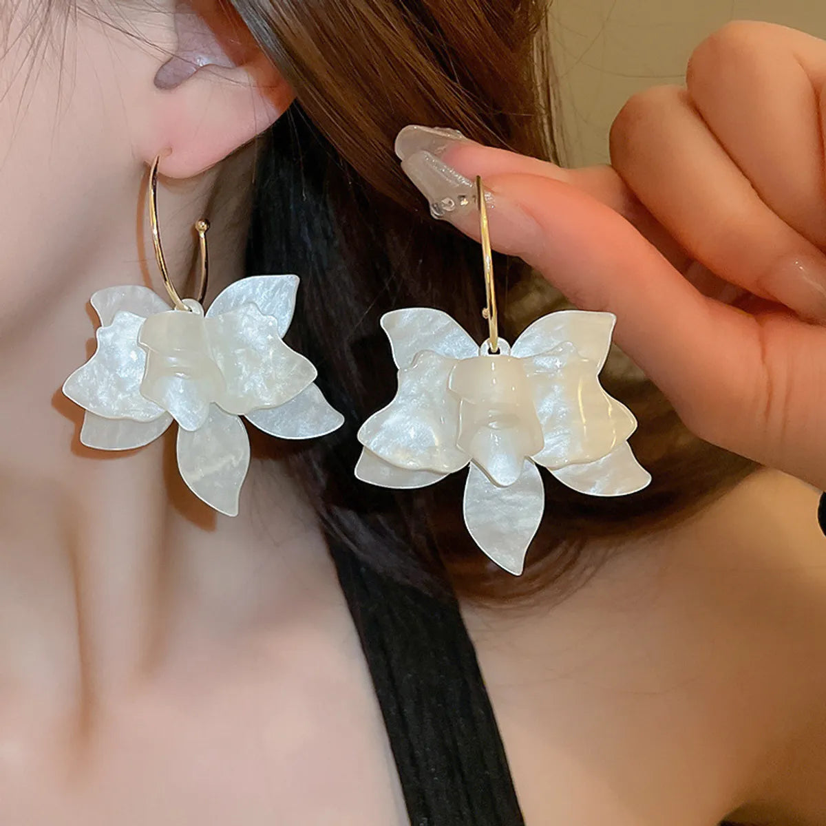 1 Pair Retro Sweet Flower Alloy Resin Drop Earrings