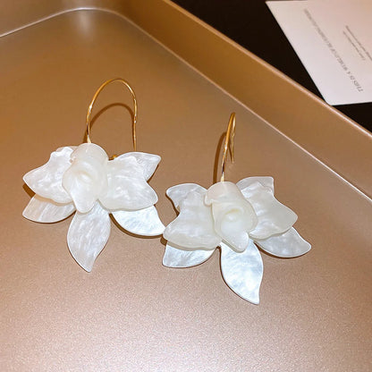 1 Pair Retro Sweet Flower Alloy Resin Drop Earrings