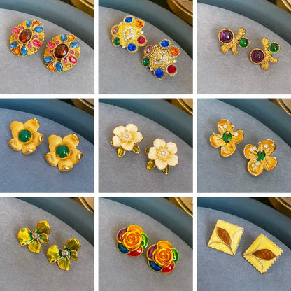 1 Pair Retro Sweet Flower Plating Inlay Copper Rhinestones Gold Plated Ear Studs