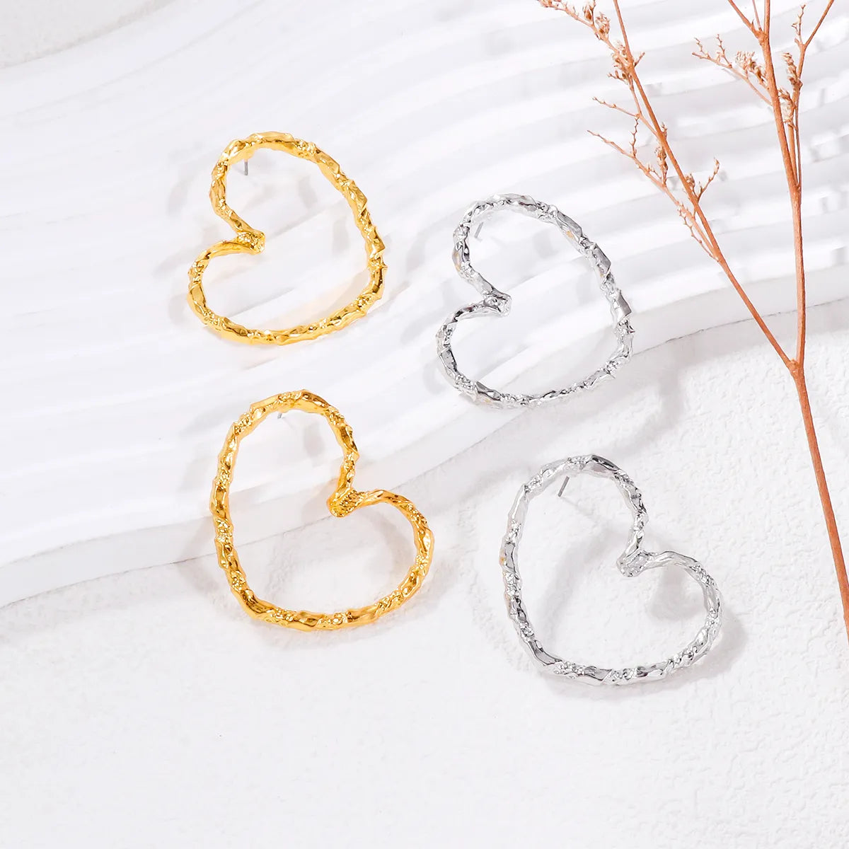 1 Pair Retro Sweet Heart Shape Alloy Ear Studs