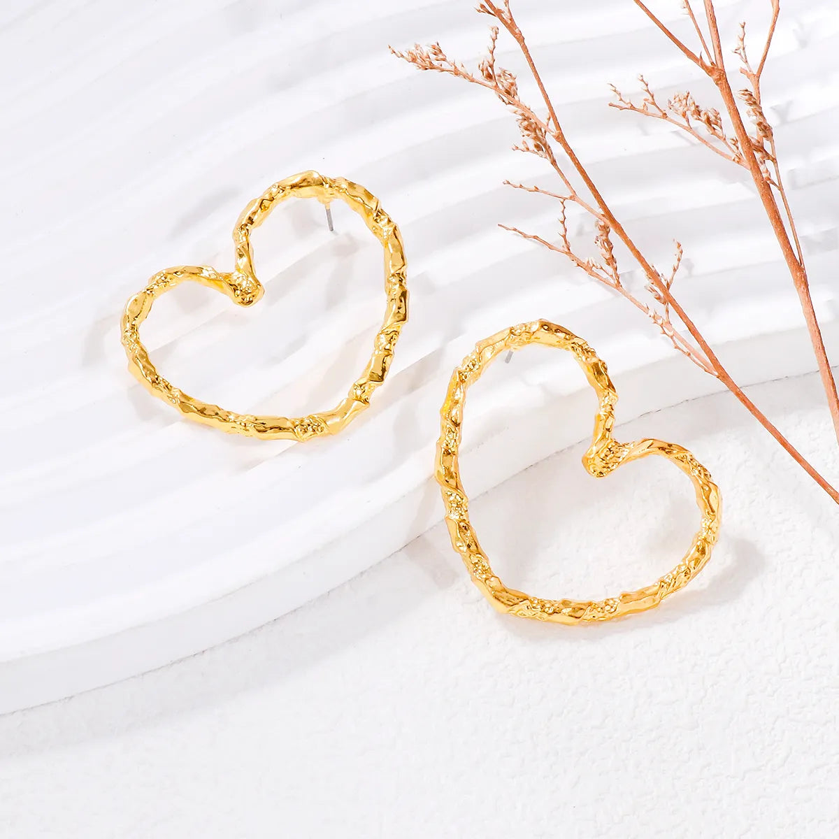 1 Pair Retro Sweet Heart Shape Alloy Ear Studs