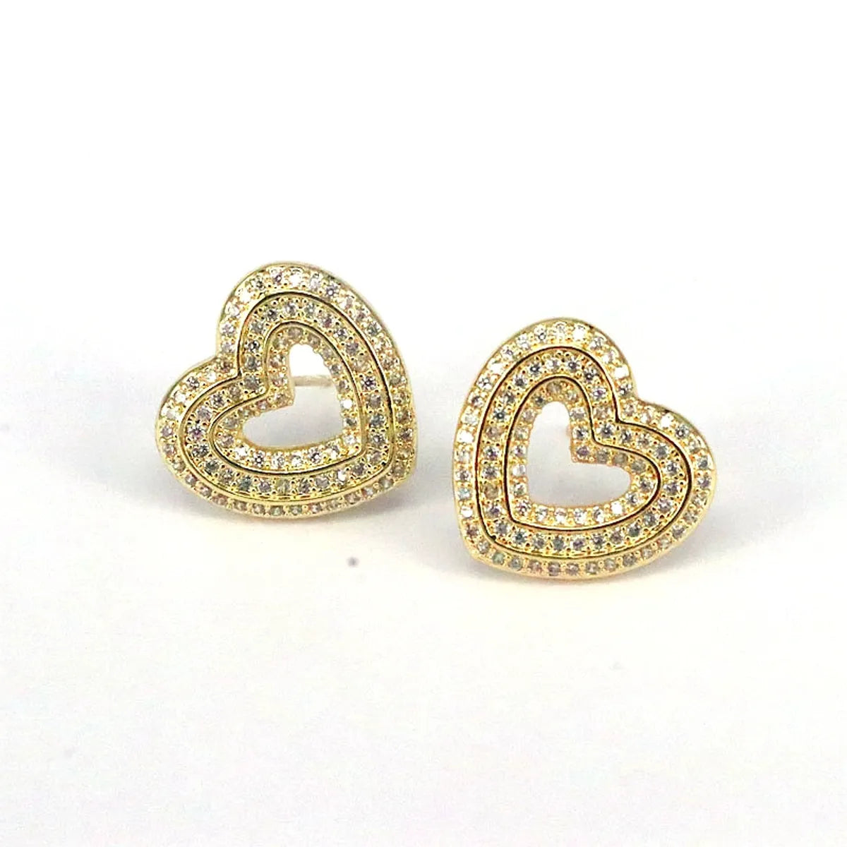 1 Pair Retro Sweet Heart Shape Copper Plating Inlay Diamond Gold Plated Ear Studs