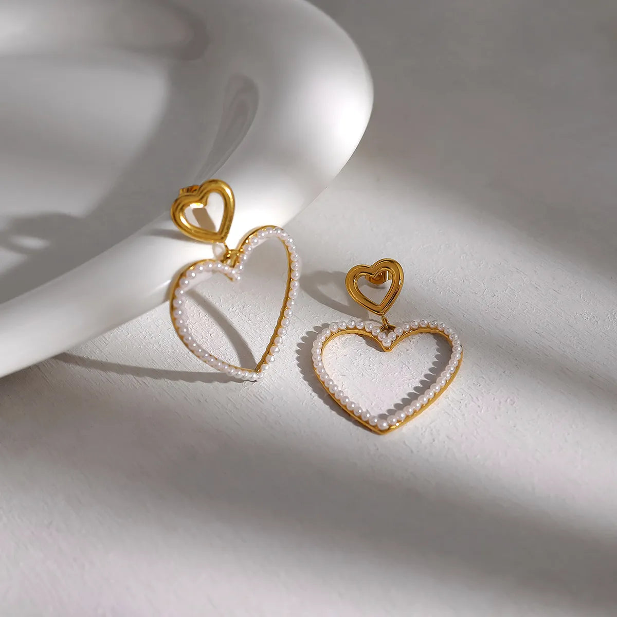 1 Pair Retro Vacation Heart Shape Plating Inlay 304 Stainless Steel Artificial Pearls 18K Gold Plated Drop Earrings