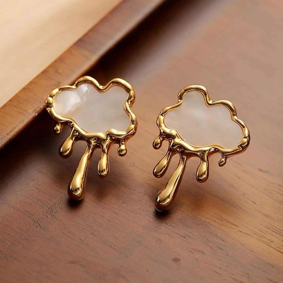 1 Pair Romantic Simple Style Solid Color Clouds Inlay 304 Stainless Steel Shell 18K Gold Plated Ear Studs