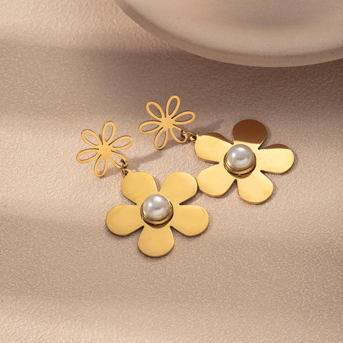 1 Pair Romantic Sweet Flower Plating Inlay Stainless Steel Artificial Pearls Gold Plated Drop Earrings