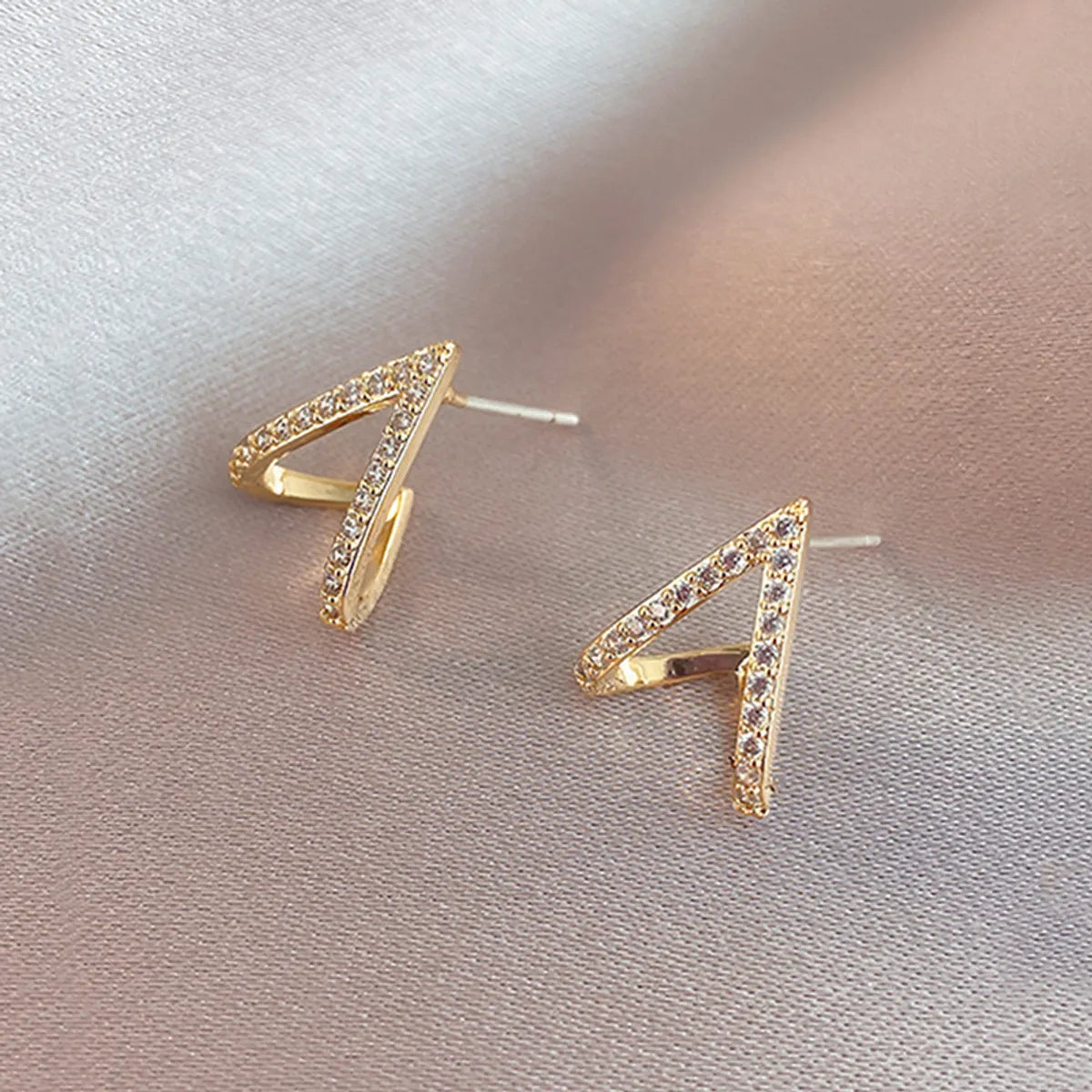 1 Pair Shiny Triangle Stainless Steel Inlay Zircon Ear Studs