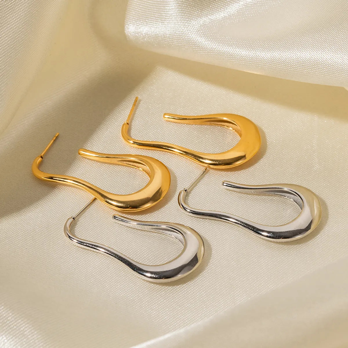 1 Pair Simple Style Artistic U Shape Water Droplets Plating Stainless Steel Gold Plated Ear Studs