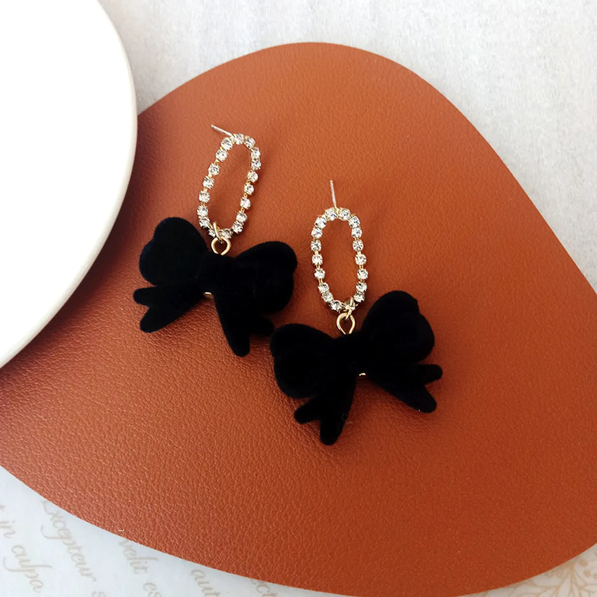 1 Pair Simple Style Bow Knot Flannel Inlay Artificial Diamond Women'S Drop Earrings