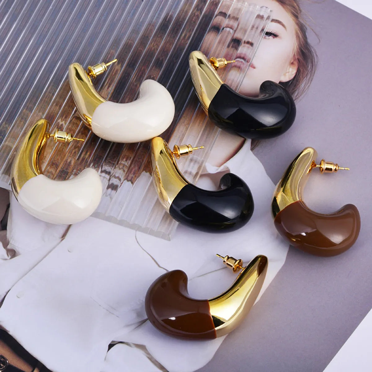 1 Pair Simple Style C Shape Enamel Copper 22K Gold Plated Ear Studs