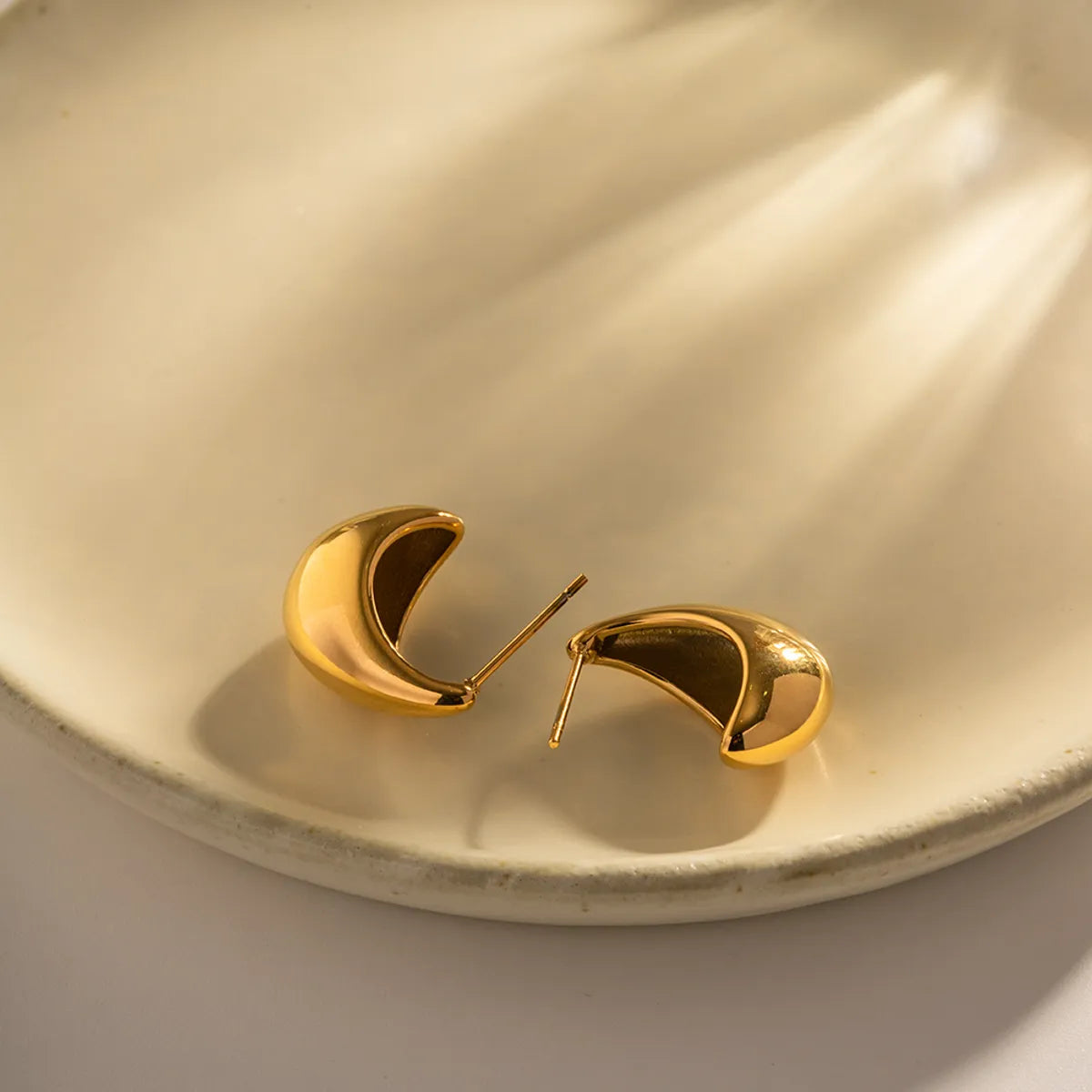 1 Pair Simple Style C Shape Plating Stainless Steel 18k Gold Plated Ear Studs