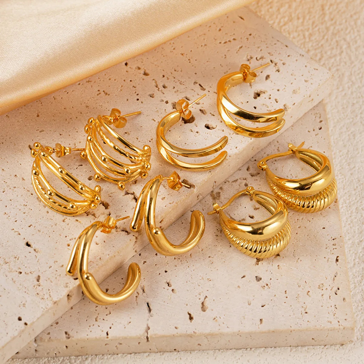 1 Pair Simple Style C Shape U Shape Plating Stainless Steel Gold Plated Earrings