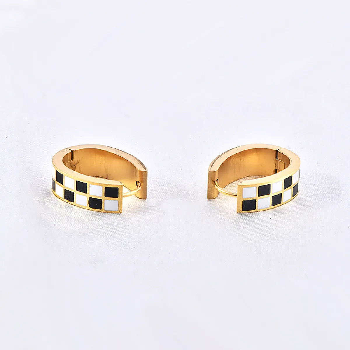 1 Pair Simple Style Checkered Enamel Plating Titanium Steel Earrings