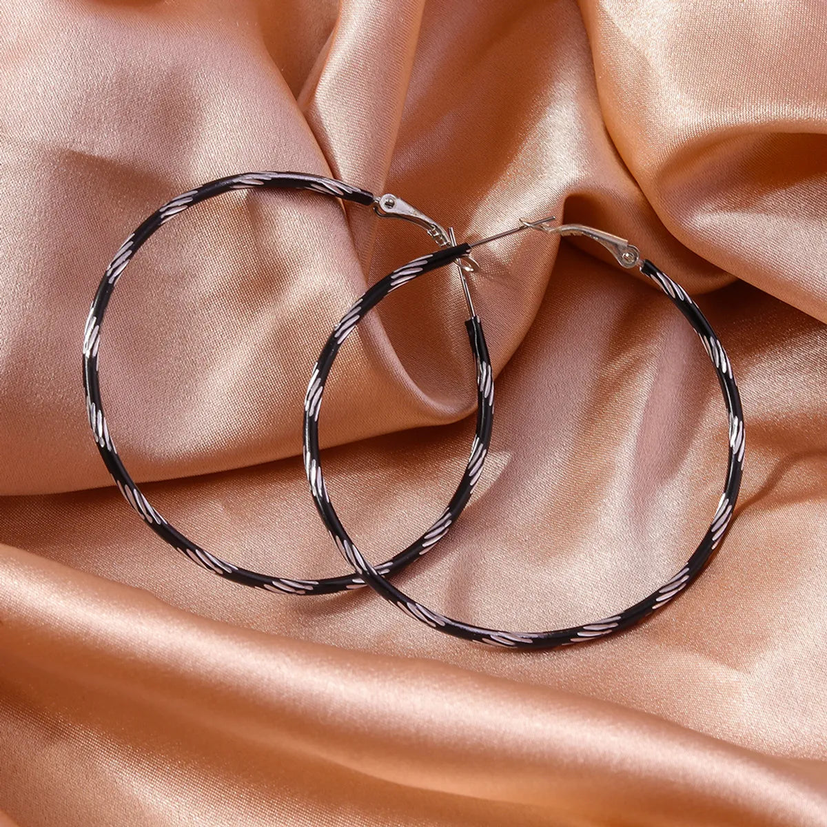 1 Pair Simple Style Circle Alloy Hoop Earrings