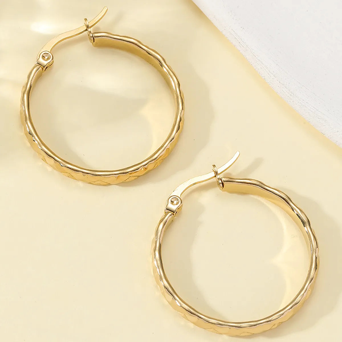 1 Pair Simple Style Circle Polishing Plating Titanium Steel 18K Gold Plated Earrings