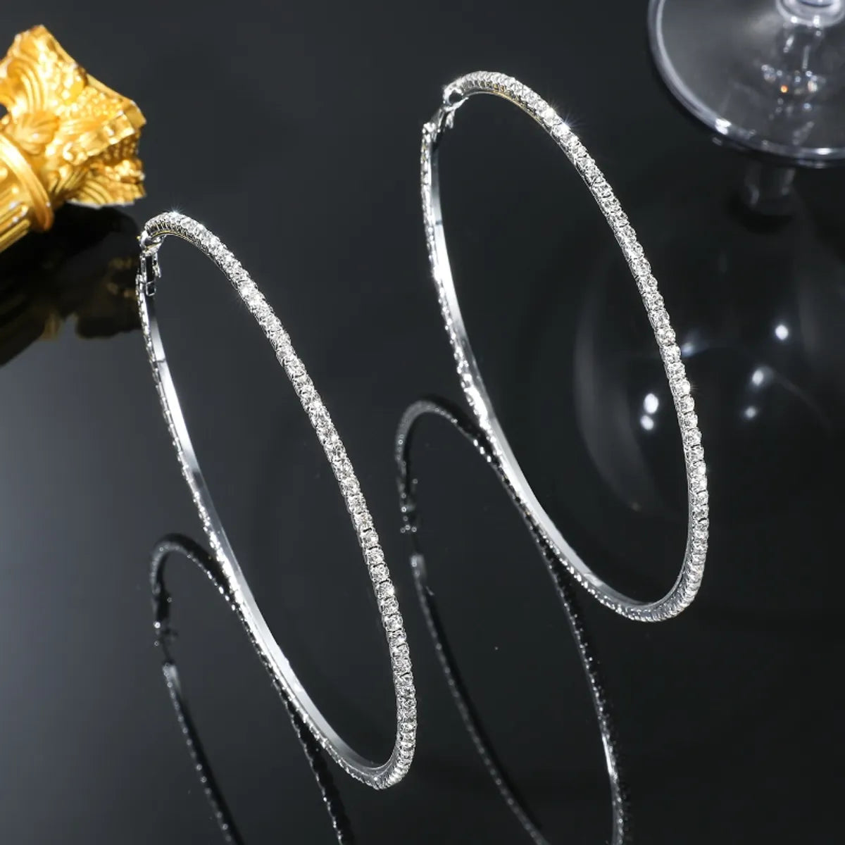 1 Pair Simple Style Circle Solid Color Plating Inlay Rhinestone Rhinestones Silver Plated Hoop Earrings