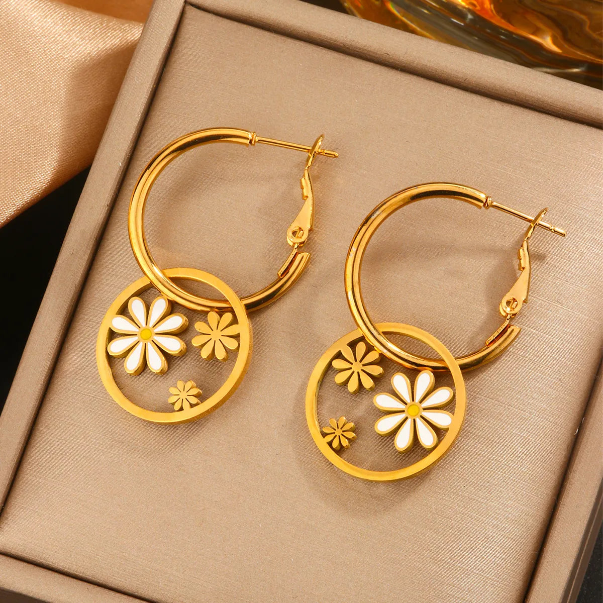 1 Pair Simple Style Classic Style Animal Flower Butterfly Plating Carving 304 Stainless Steel 18K Gold Plated Drop Earrings