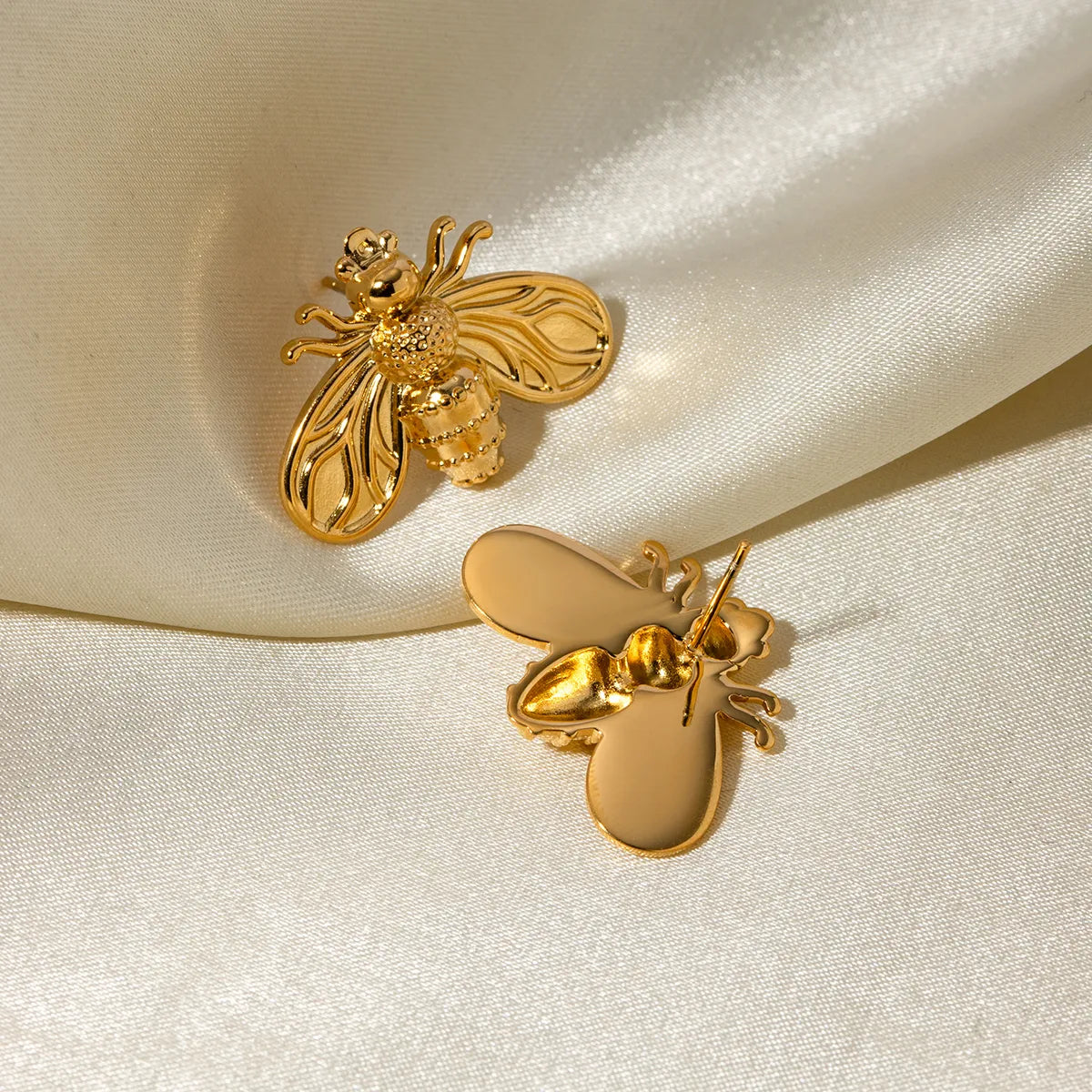 1 Pair Simple Style Classic Style Bee Plating 304 Stainless Steel 18K Gold Plated Ear Studs